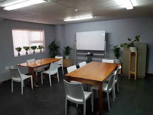 Large Meeting Room | max 12 people (hourly rental)